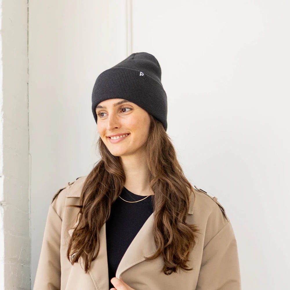 Women’s Winter Beanie with Magnetic Ponytail Opening – Warm & Stylish Knit Hat