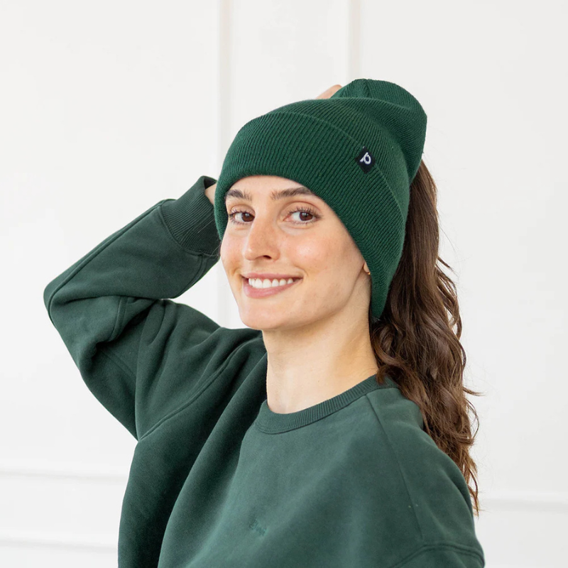 Women’s Winter Beanie with Magnetic Ponytail Opening – Warm & Stylish Knit Hat