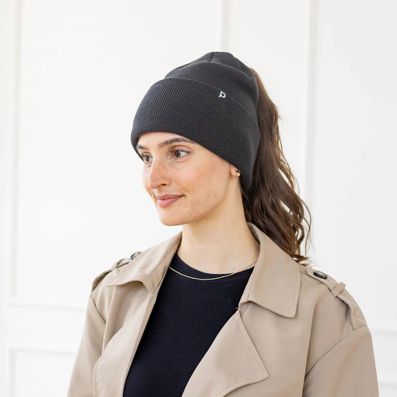 Women’s Winter Beanie with Magnetic Ponytail Opening – Warm & Stylish Knit Hat