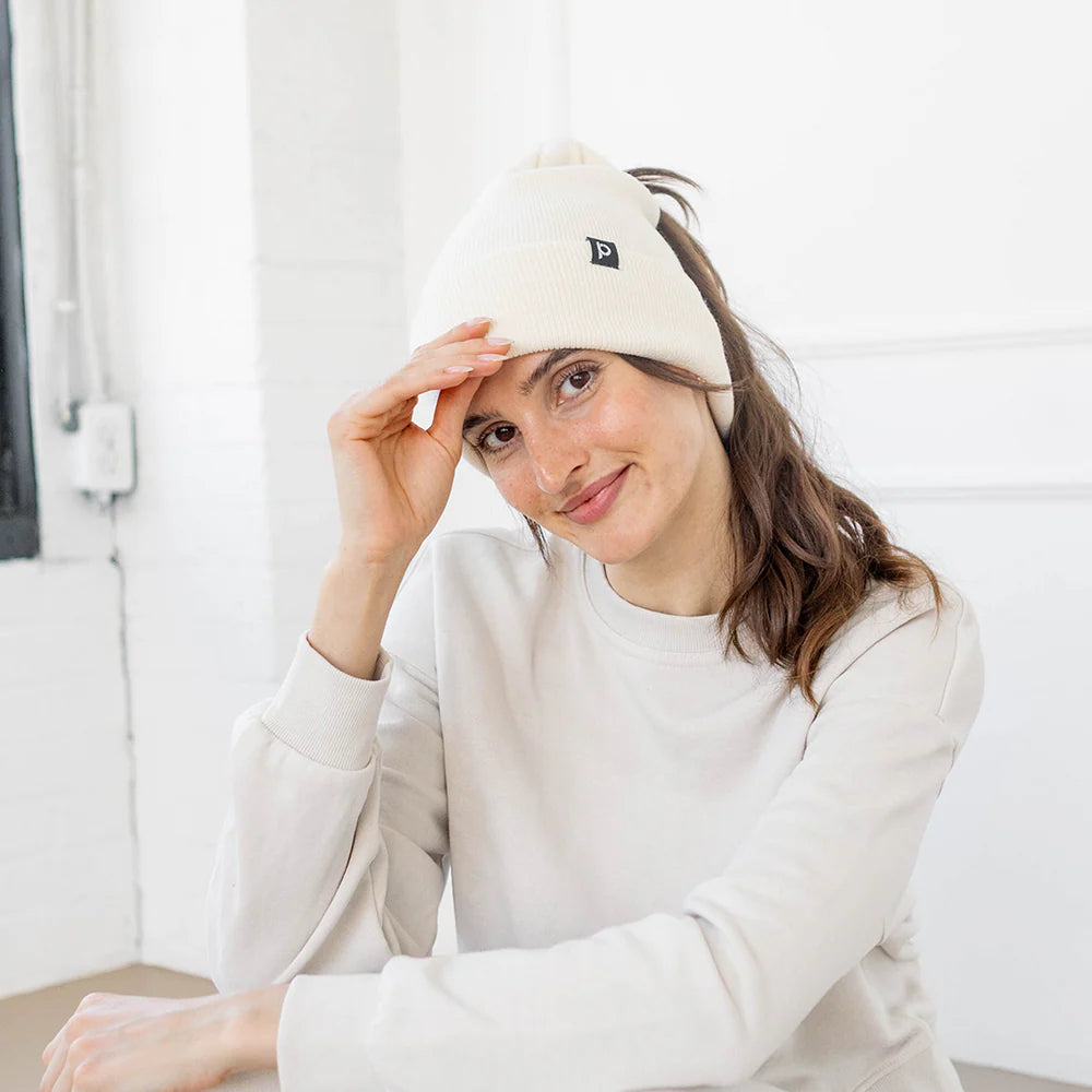 Women’s Winter Beanie with Magnetic Ponytail Opening – Warm & Stylish Knit Hat